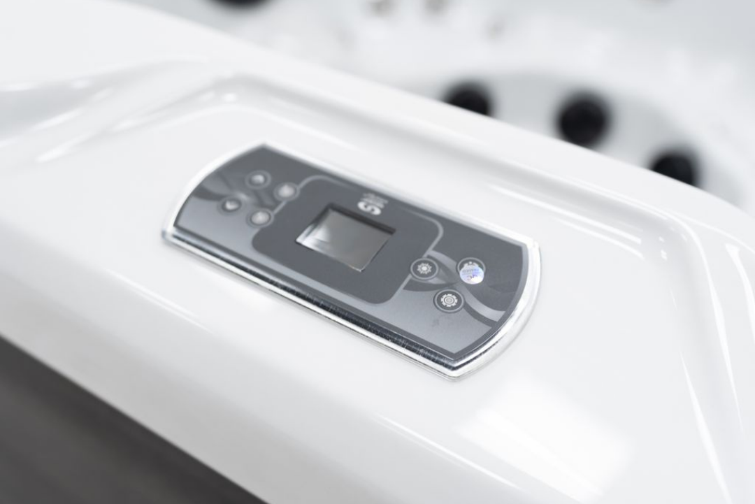Relax 6 Hot Tub