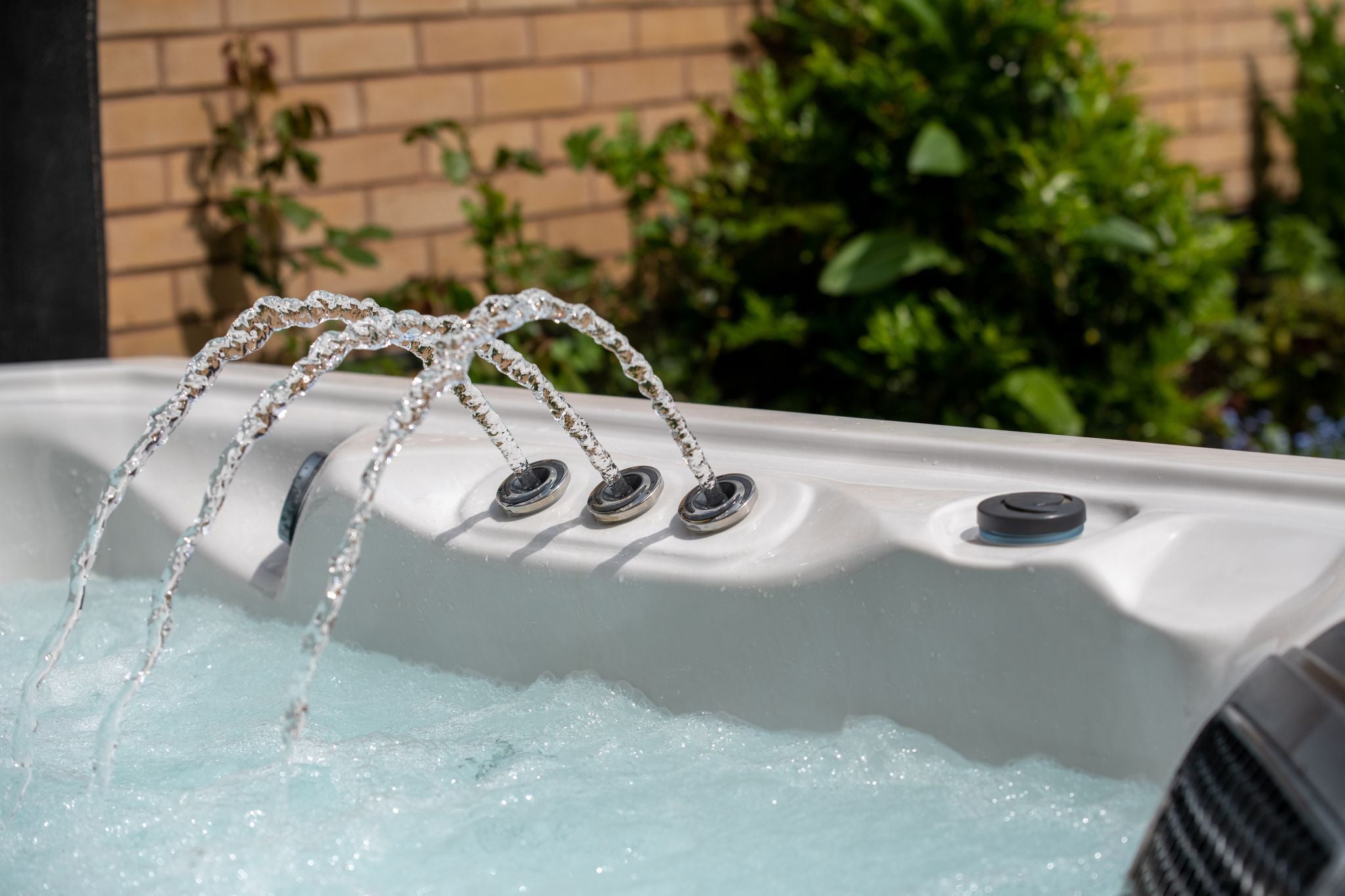 What are the benefits of hot tub hydrotherapy?