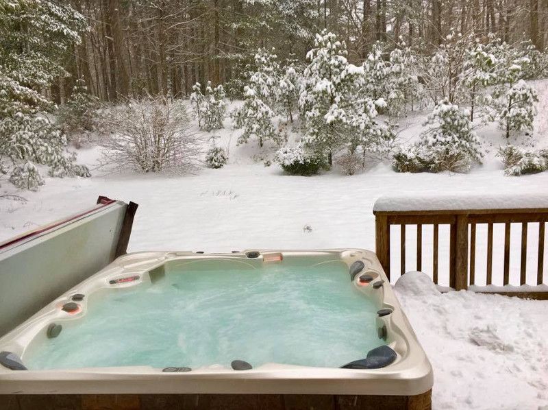 Cosy Up This Winter: Why a Hot Tub is Your Perfect Winter Escape